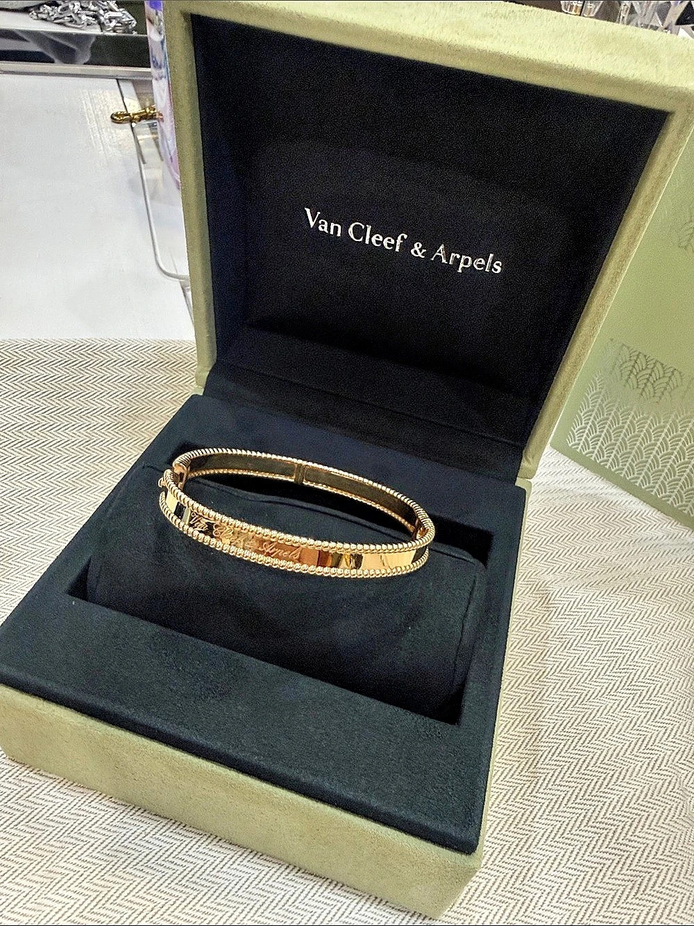Van Cleef & Arpels Perlée Signature Bangle Bracelet Gold XL